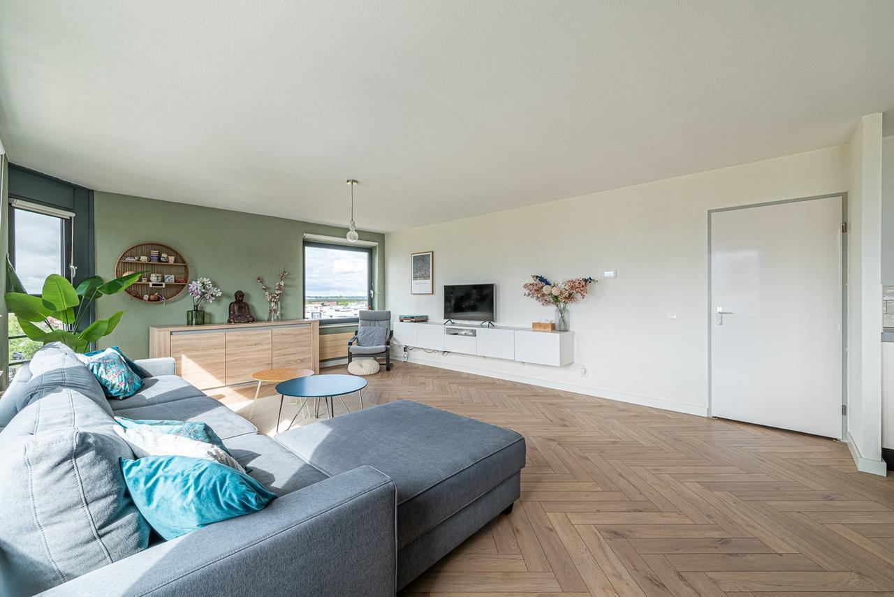 Gemeubileerd 3-kamerappartement met balkon - Afbeelding 3
