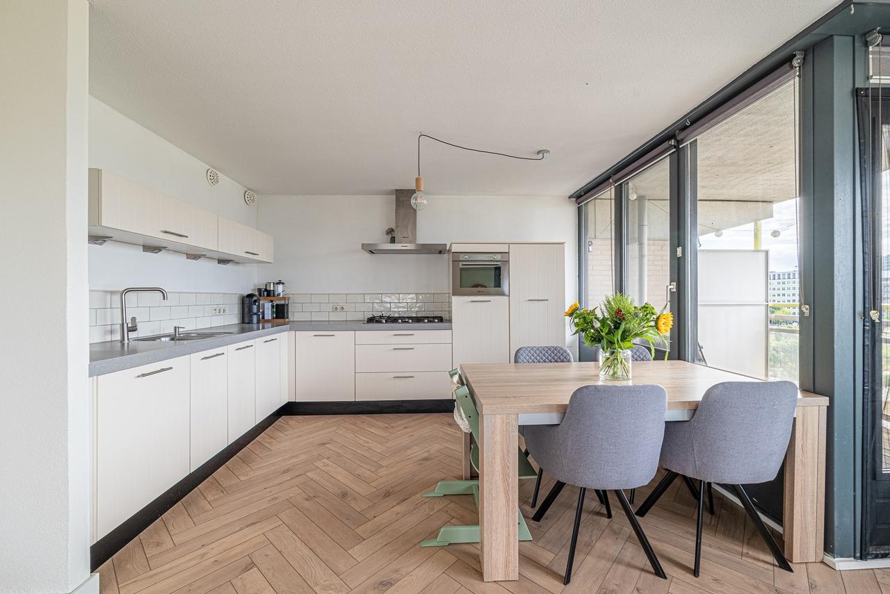 Gemeubileerd 3-kamerappartement met balkon - Afbeelding 7