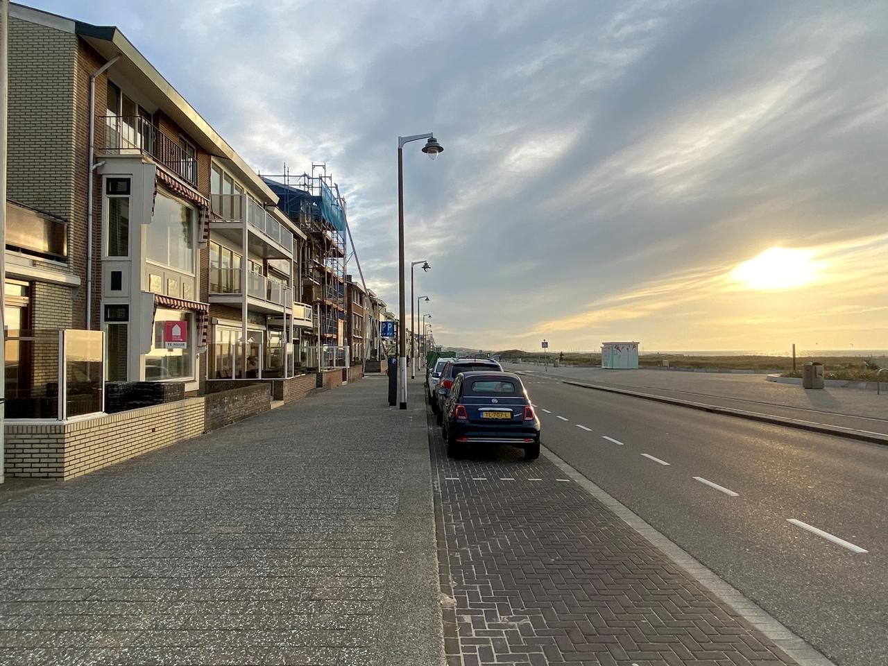 235 m² seaside townhouse with 7 bedrooms - Image 1