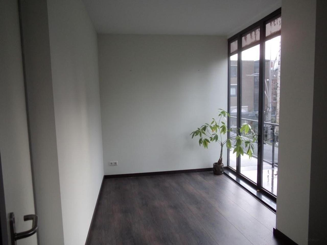 Licht 3-kamerappartement aan Pancratiusplein - Afbeelding 8