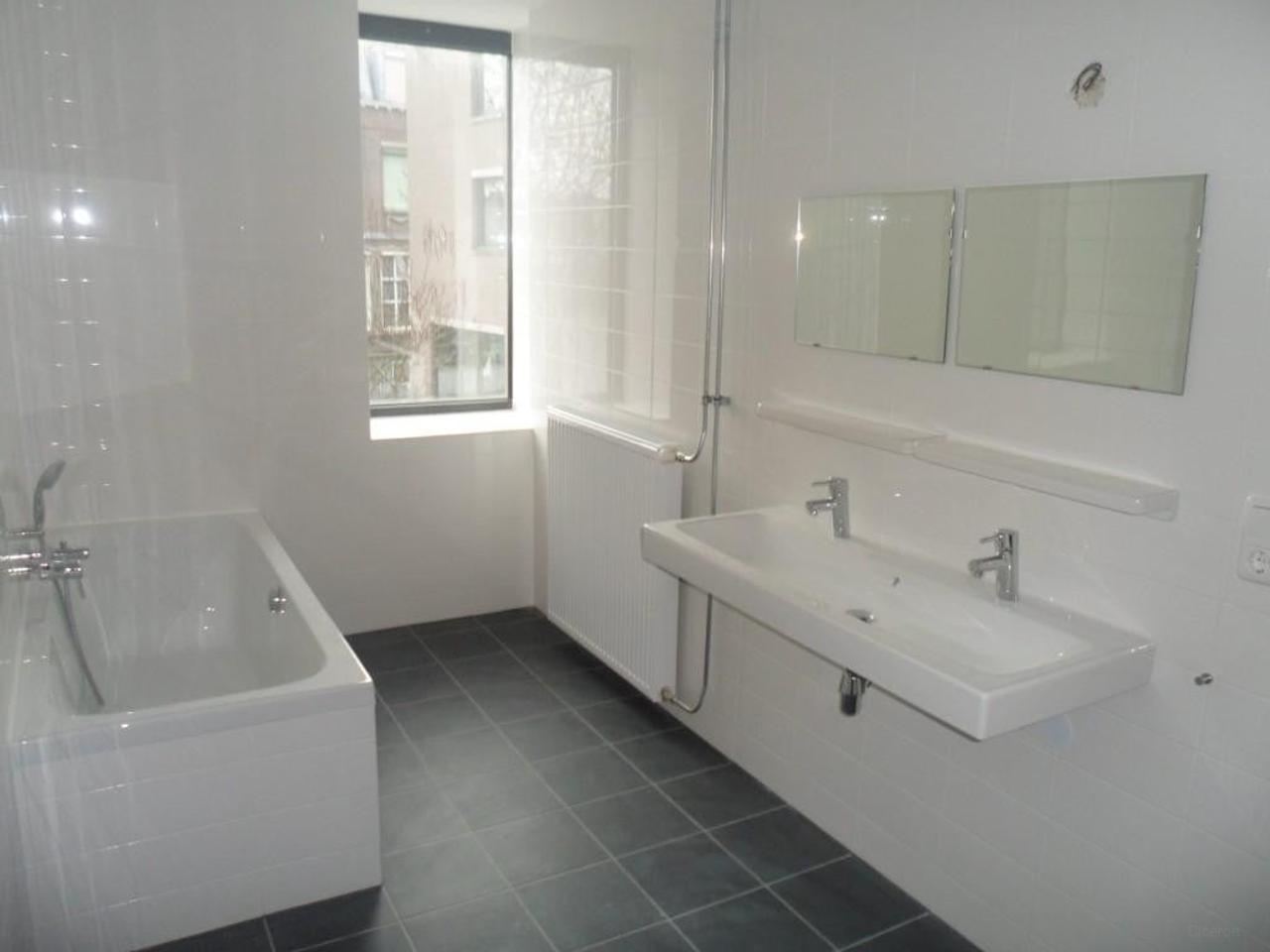 Licht 3-kamerappartement aan Pancratiusplein - Afbeelding 9