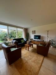 188 m² Family Home with Garden and Garage - Image 4