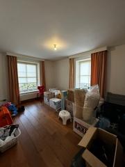 188 m² Family Home with Garden and Garage - Image 12