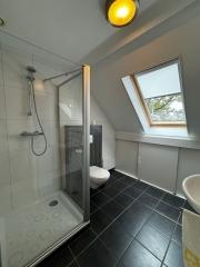 188 m² Family Home with Garden and Garage - Image 26