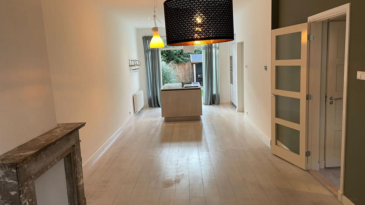 Ground-floor home with sunny garden in Bezuidenhout - Image 2