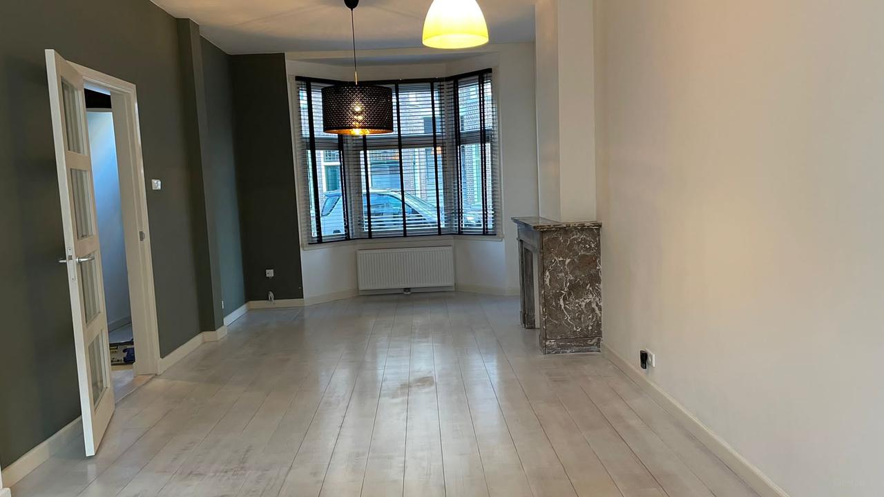 Ground-floor home with sunny garden in Bezuidenhout - Image 5