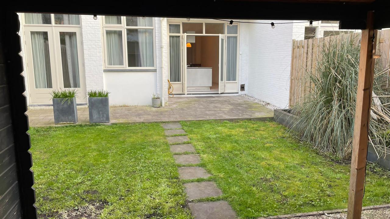 Ground-floor home with sunny garden in Bezuidenhout - Image 9