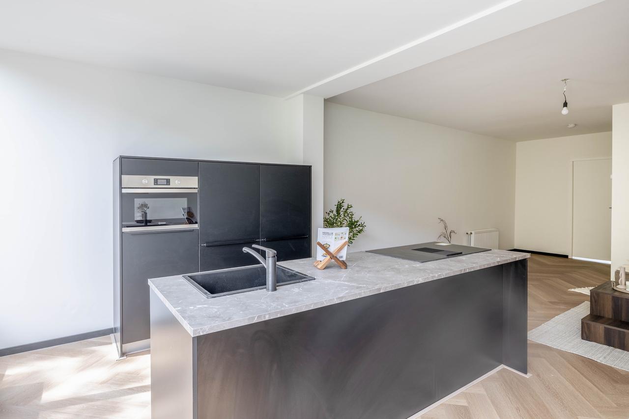 Gemeubileerde benedenwoning met tuin - Afbeelding 12