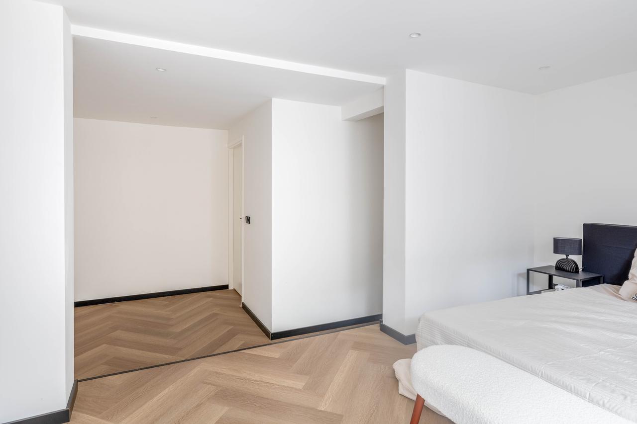 Gemeubileerde benedenwoning met tuin - Afbeelding 20