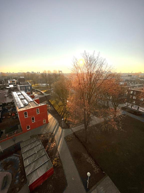 76 m² apartment with sunny balcony - Image 2