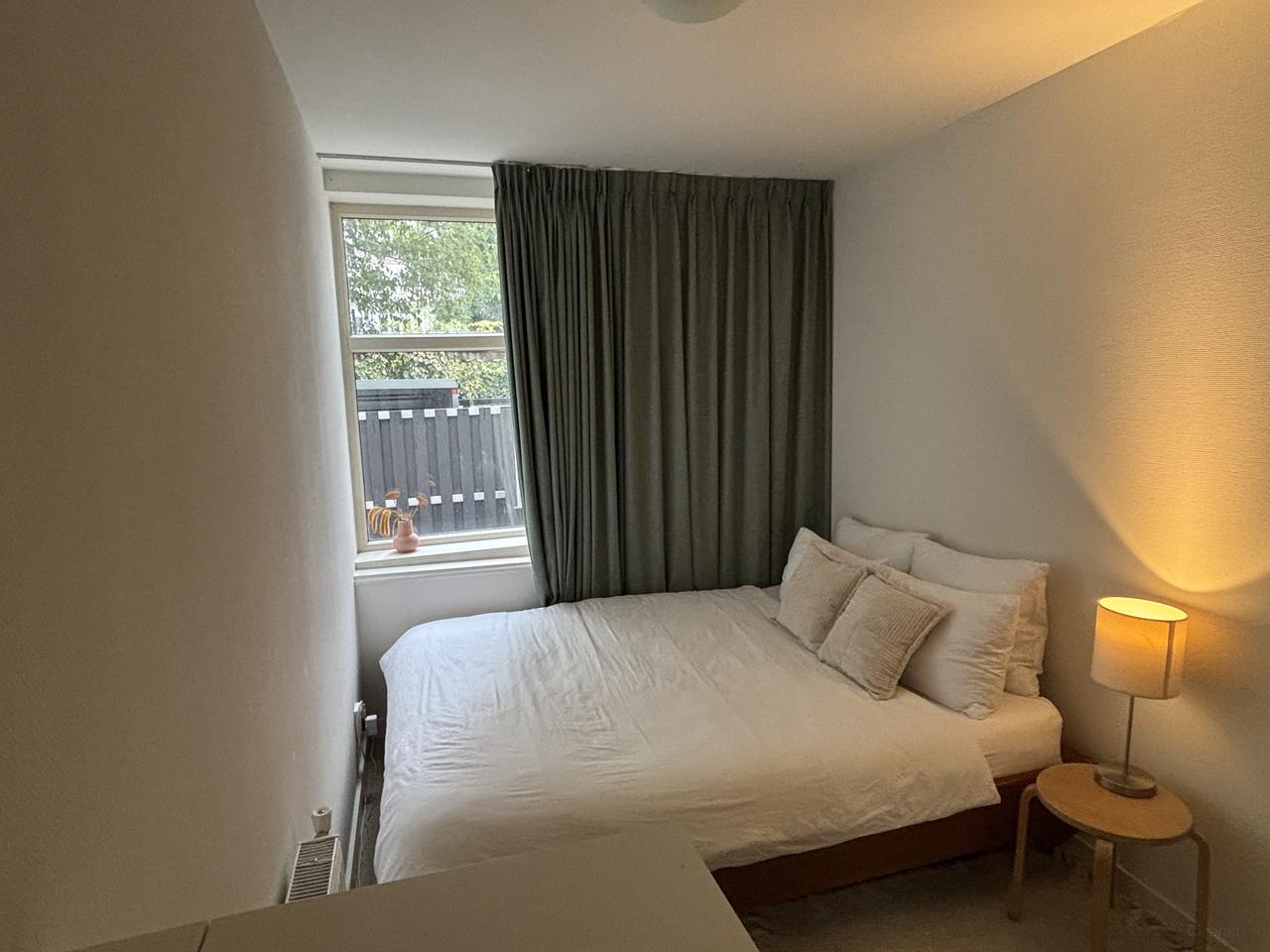 Gemeubileerd appartement met tuin - Afbeelding 12
