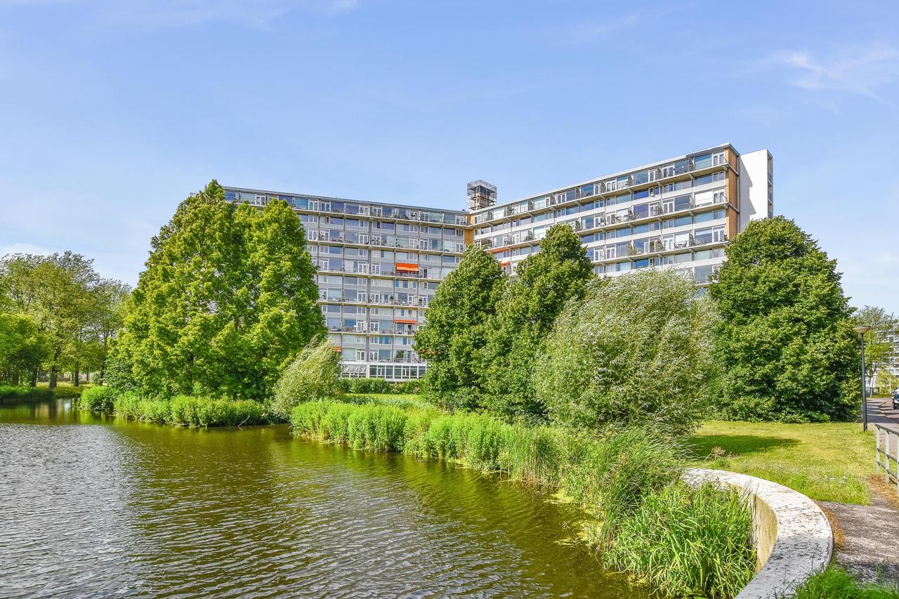 4-room maisonette with sunny balcony - Image 1