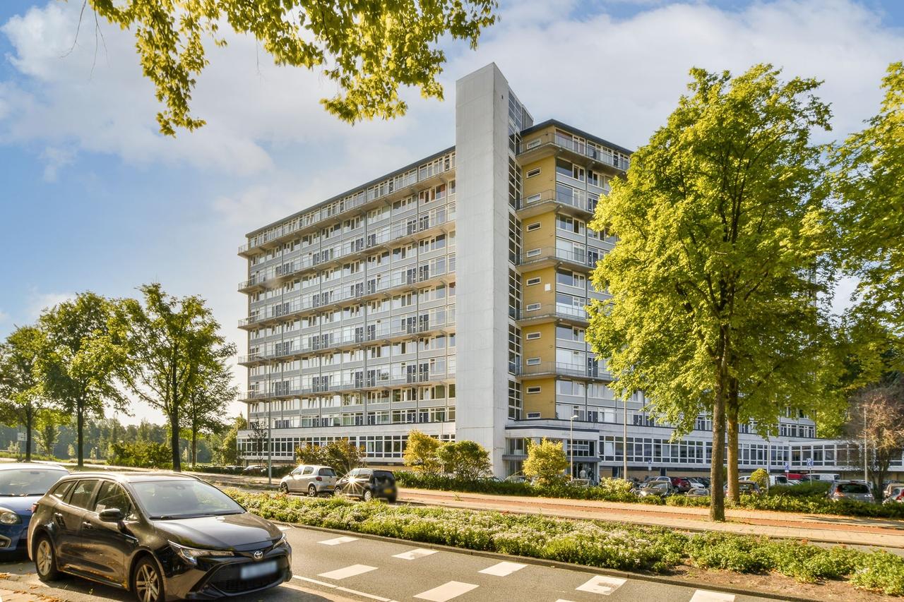 4-room maisonette with sunny balcony - Image 7