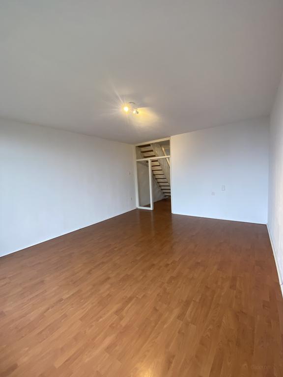 4-room maisonette with sunny balcony - Image 10