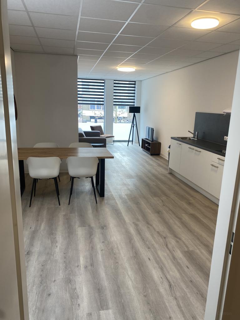 Gemeubileerd appartement met parkeren - Afbeelding 2