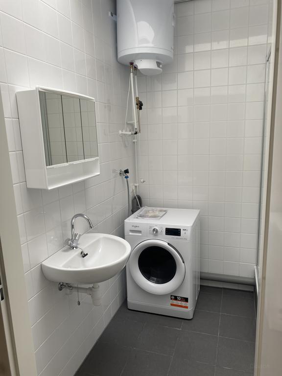 Gemeubileerd appartement met parkeren - Afbeelding 13