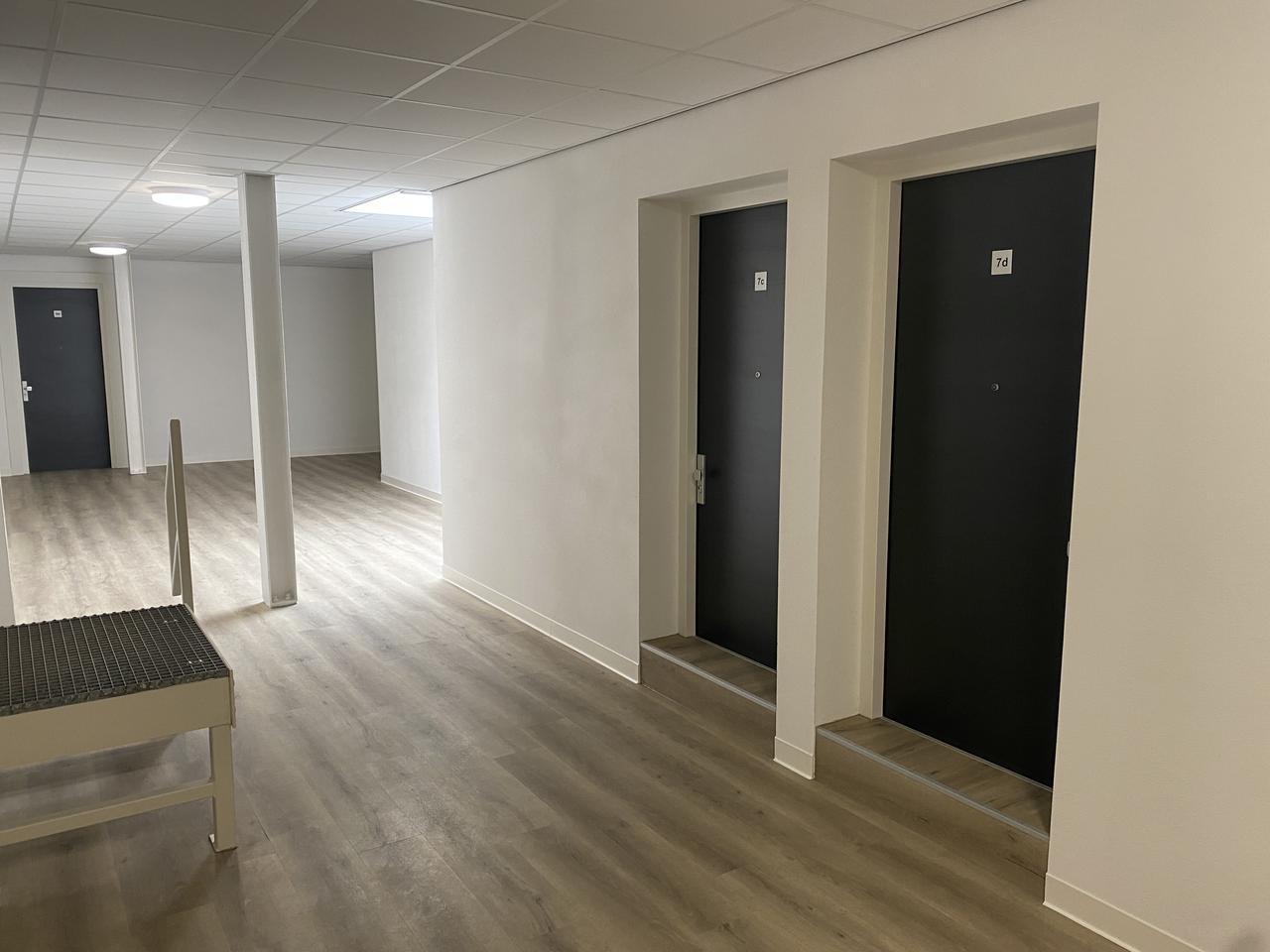 Gemeubileerd appartement met parkeren - Afbeelding 15