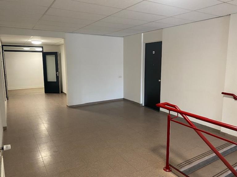 Gemeubileerd appartement met parkeren - Afbeelding 20