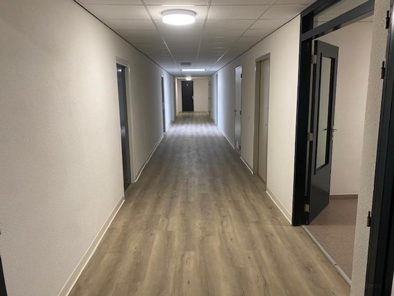 Gemeubileerd appartement met parkeren - Afbeelding 21