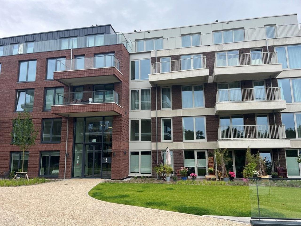 116 m² apartment with balcony in Amstelveen - Image 1