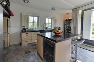 400 m² Farmhouse on the Gein River - Image 9