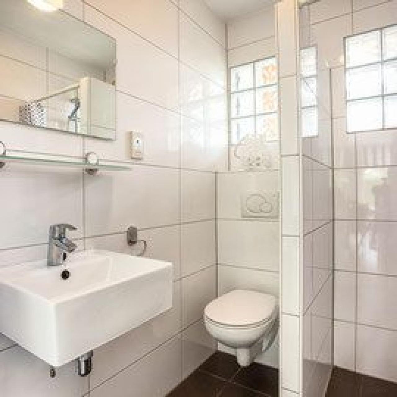 Detached bungalow near dunes and beach - Image 8