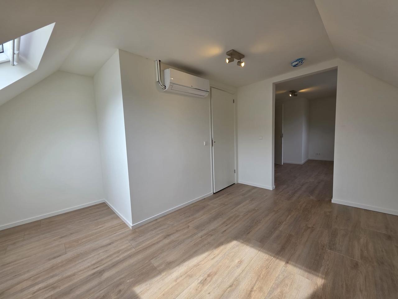 Studio with bedroom on Tramsingel - Image 3