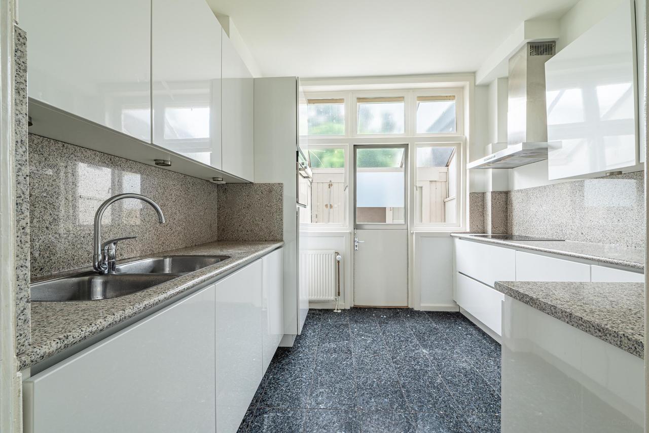 157 m² dubbel benedenhuis met tuin - Afbeelding 7