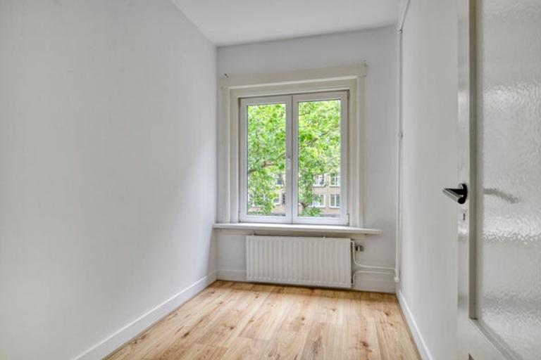 4-Bedroom Apartment with Sunny Balcony - Image 5