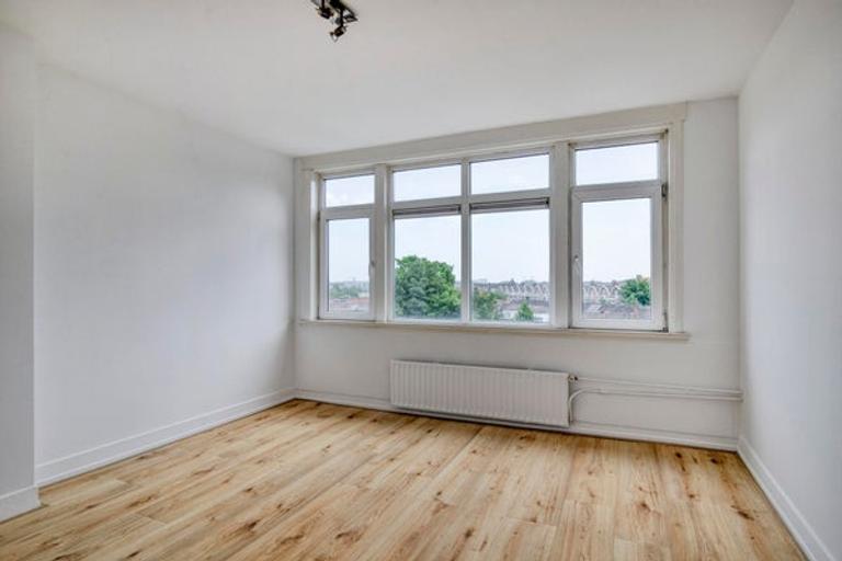 4-Bedroom Apartment with Sunny Balcony - Image 7