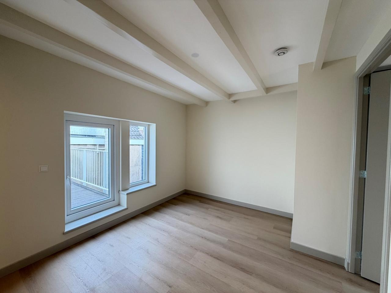 Upper-Floor Apartment with Balcony in Rotterdam Centre - Image 20