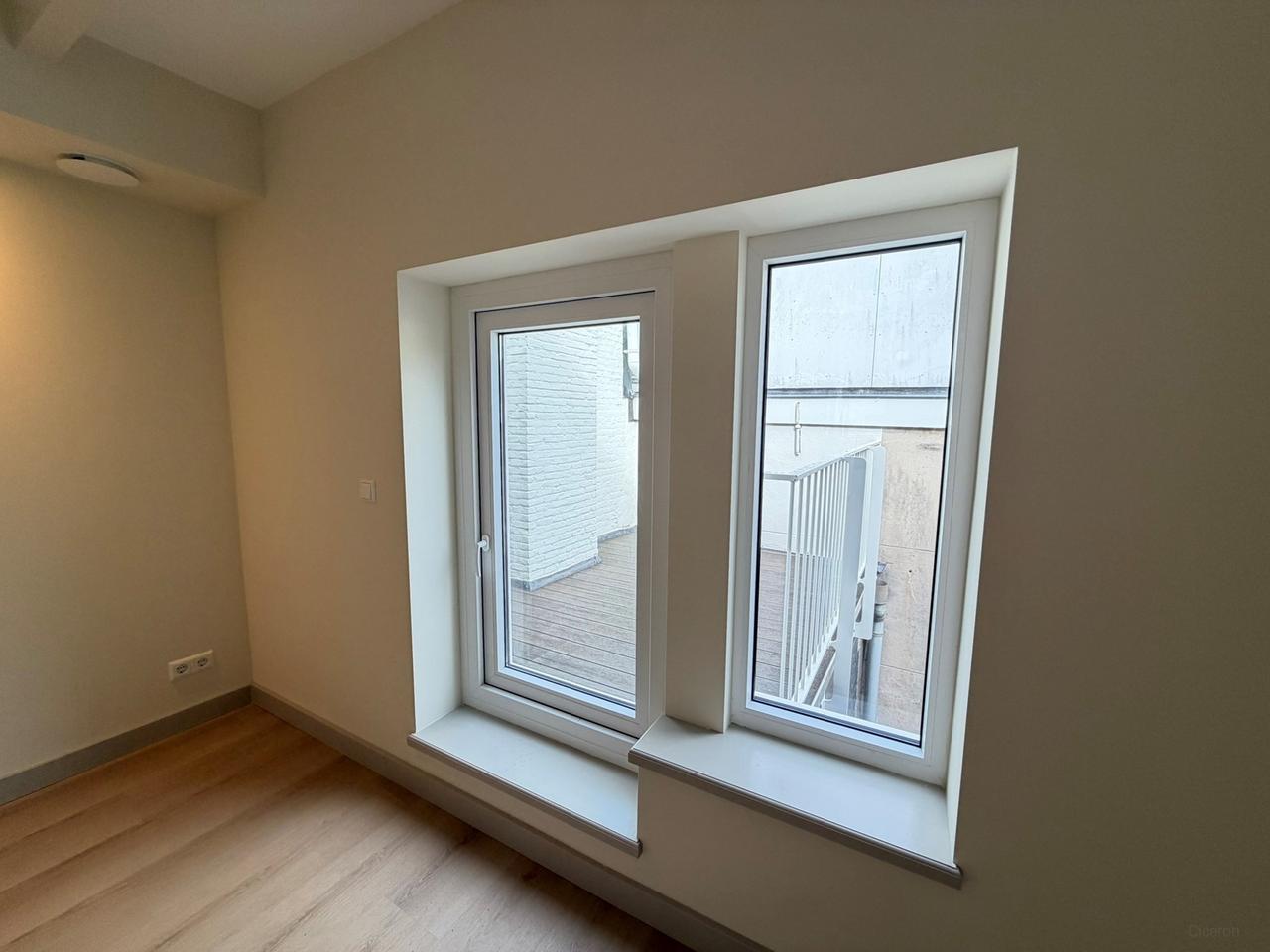 Upper-Floor Apartment with Balcony in Rotterdam Centre - Image 22