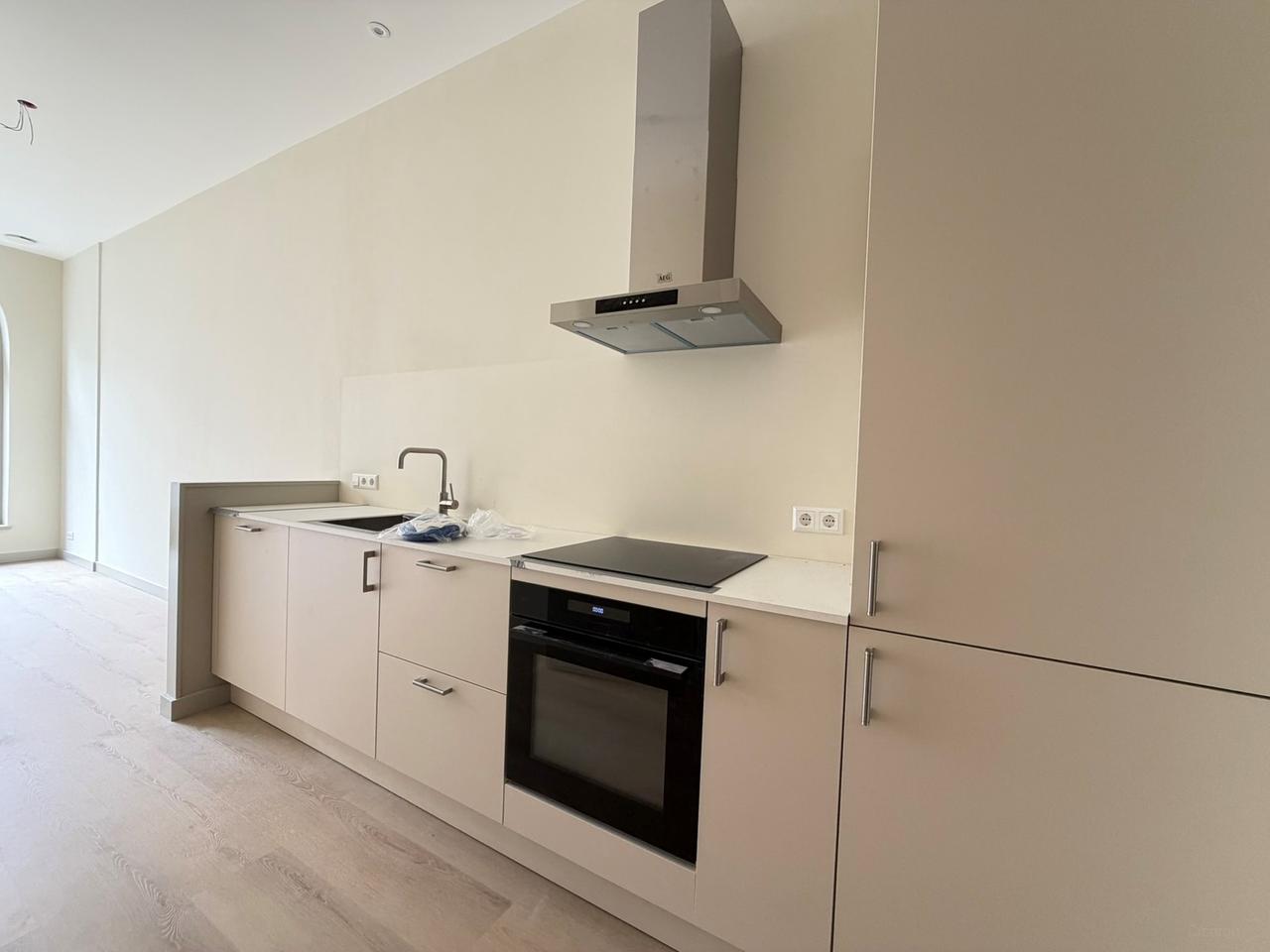 Renovated apartment with balcony in Cool - Image 6