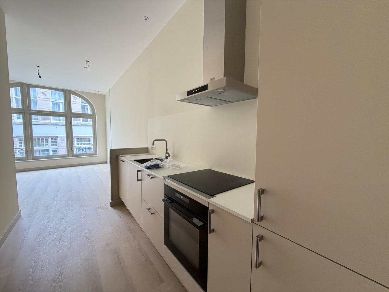 Renovated apartment with balcony in Cool - Image 7