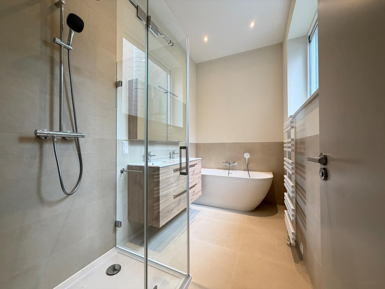 Renovated apartment with balcony in Cool - Image 16
