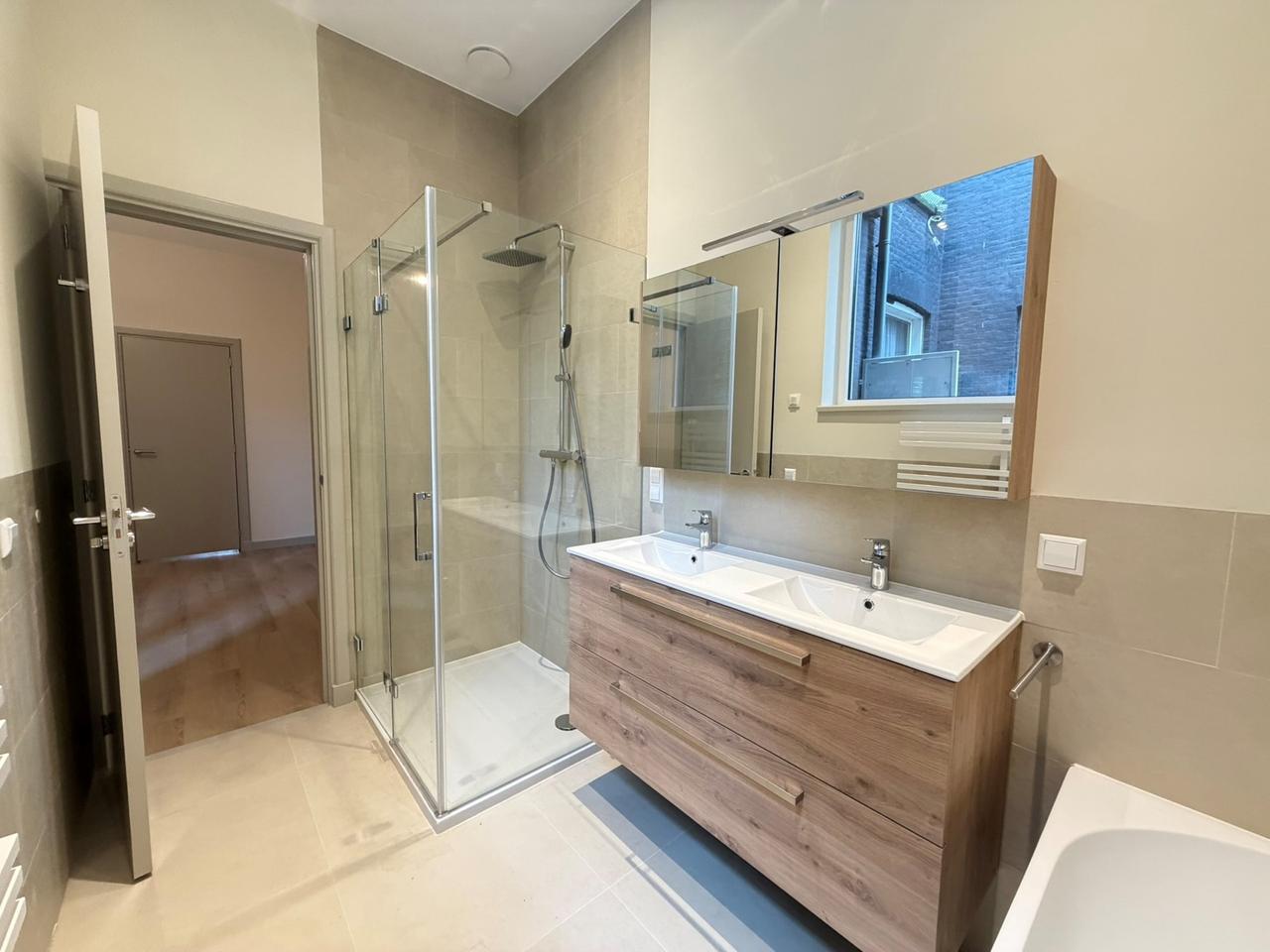 Renovated 1-Bedroom Apartment with Balcony - Image 23