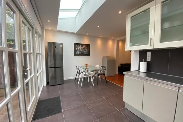 Gemeubileerd appartement met tuin in Bergen - Afbeelding 2