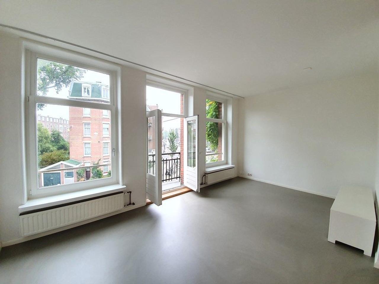 123 m² apartment with roof terrace in De Baarsjes - Image 9