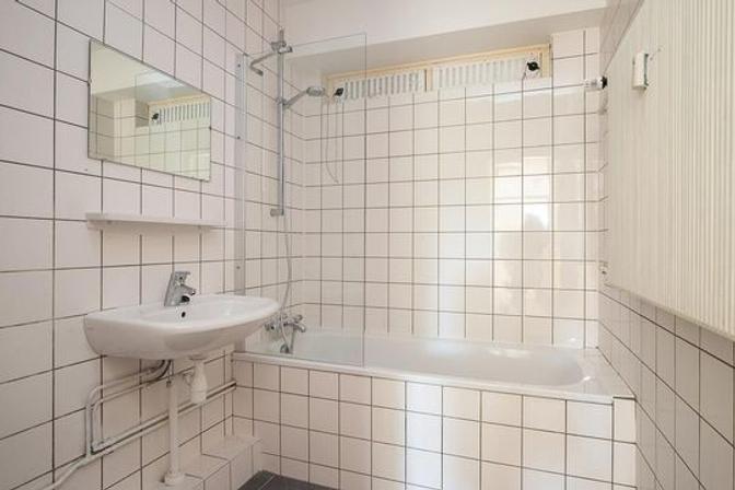 Available now: 4-room apartment in Delft - Image 4