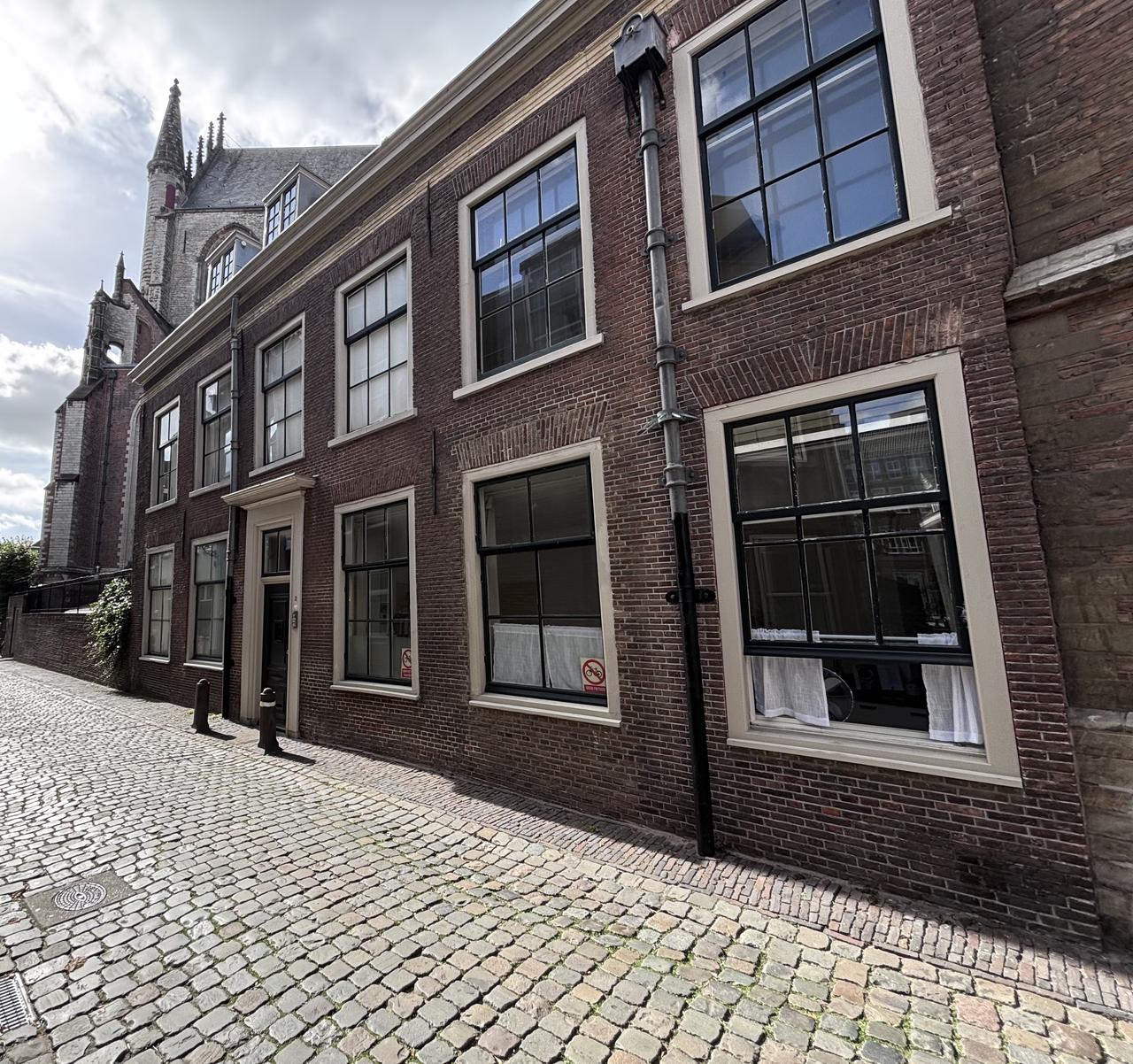 Bright studio next to Hooglandse Church - Image 1