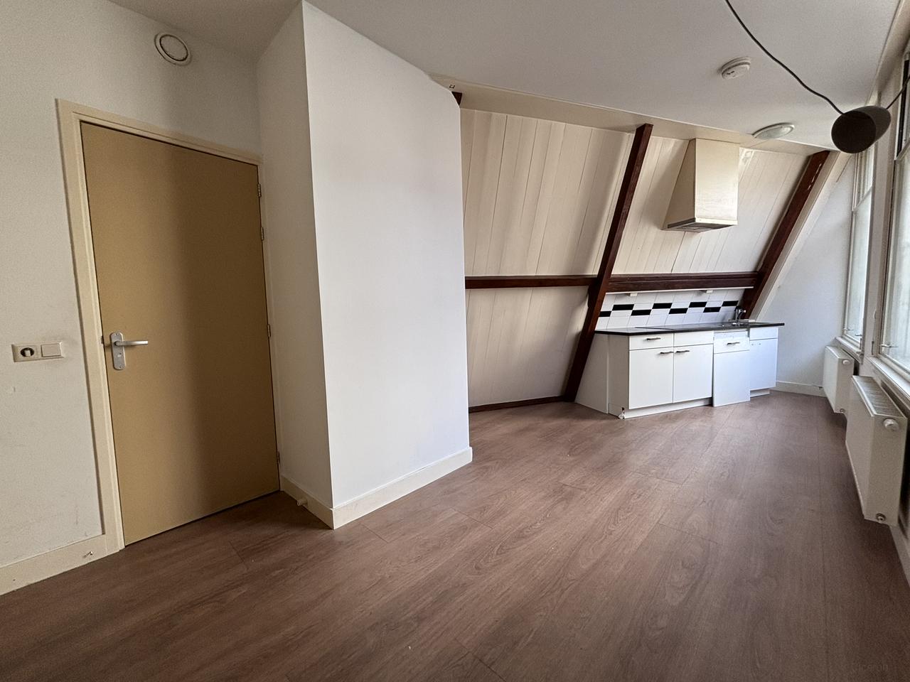 Bright studio next to Hooglandse Church - Image 4