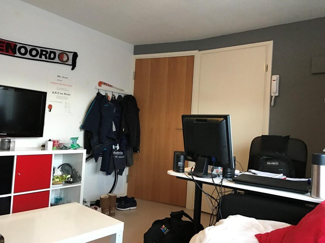 One-Bedroom Apartment Near High Tech Campus - Image 8