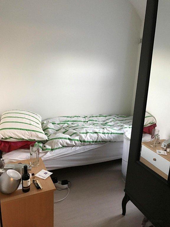 One-Bedroom Apartment Near High Tech Campus - Image 9