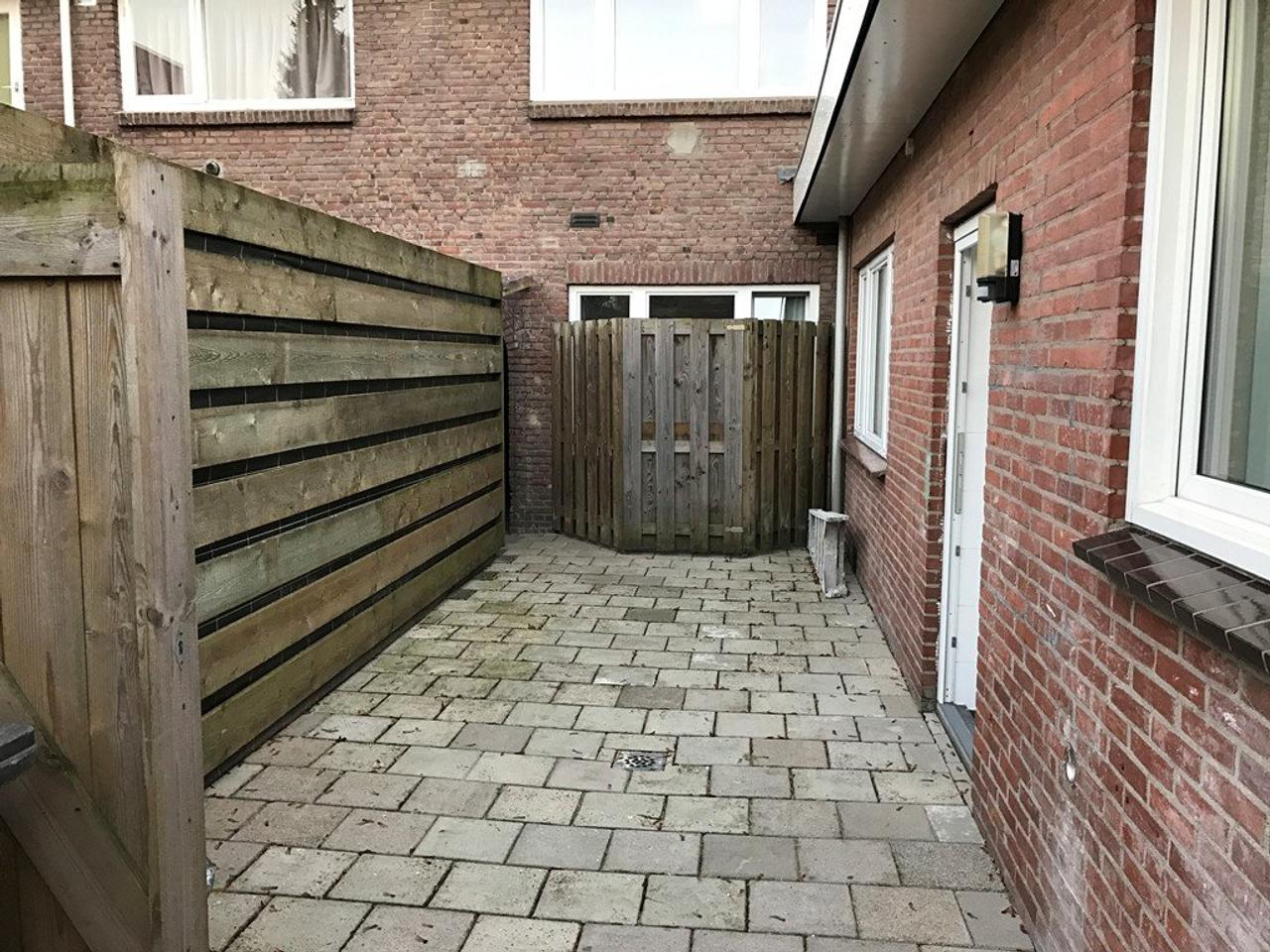 One-Bedroom Apartment Near High Tech Campus - Image 19