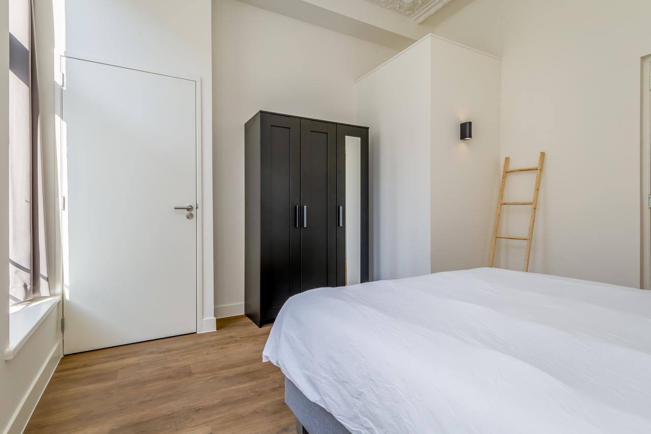 Short-stay apartment near St John’s Cathedral - Image 8