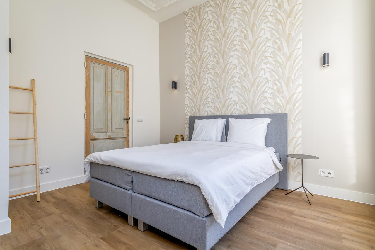 Short-stay apartment near St John’s Cathedral - Image 9