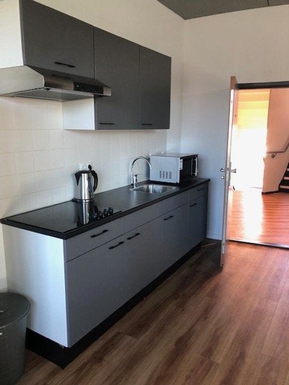Furnished short-stay studio in Delft - Image 6