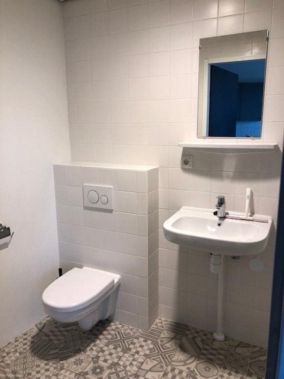 Furnished short-stay studio in Delft - Image 8