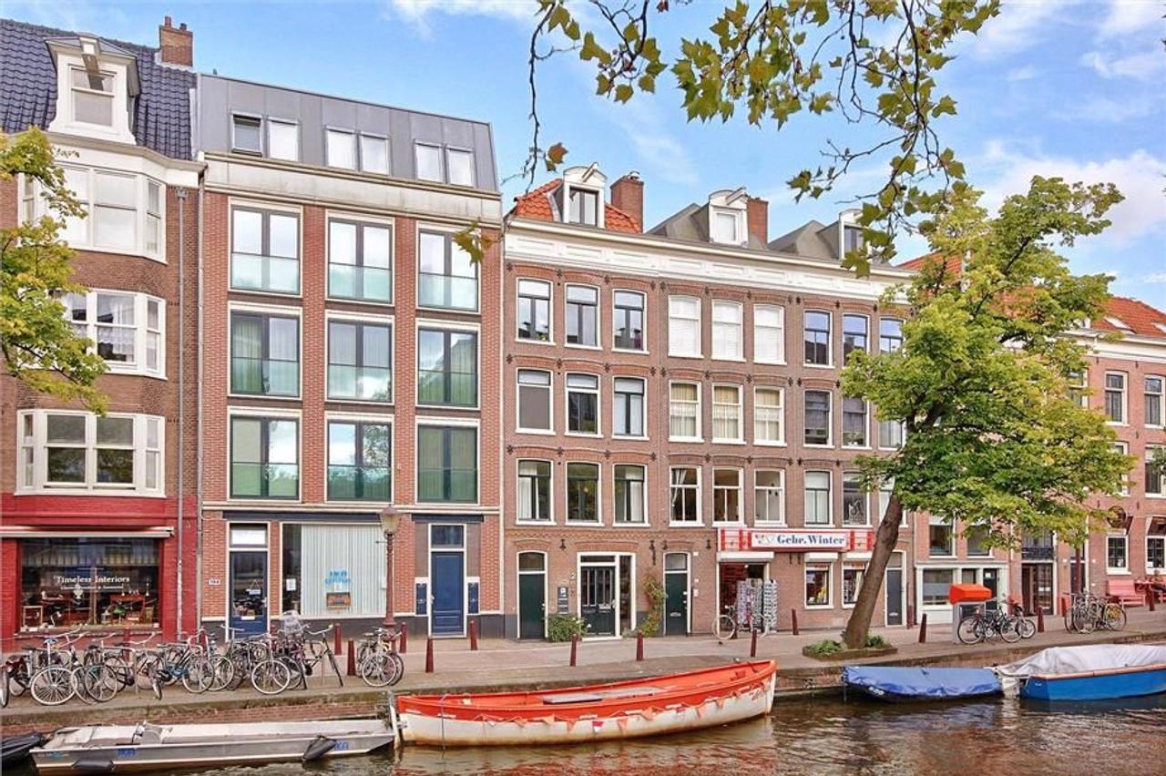 Licht 2-kamerappartement aan de gracht - Afbeelding 1
