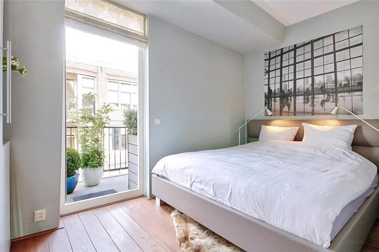 Licht 2-kamerappartement aan de gracht - Afbeelding 8